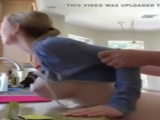 Чукане мама в кухня, безплатно възрастен секс филм видео a0